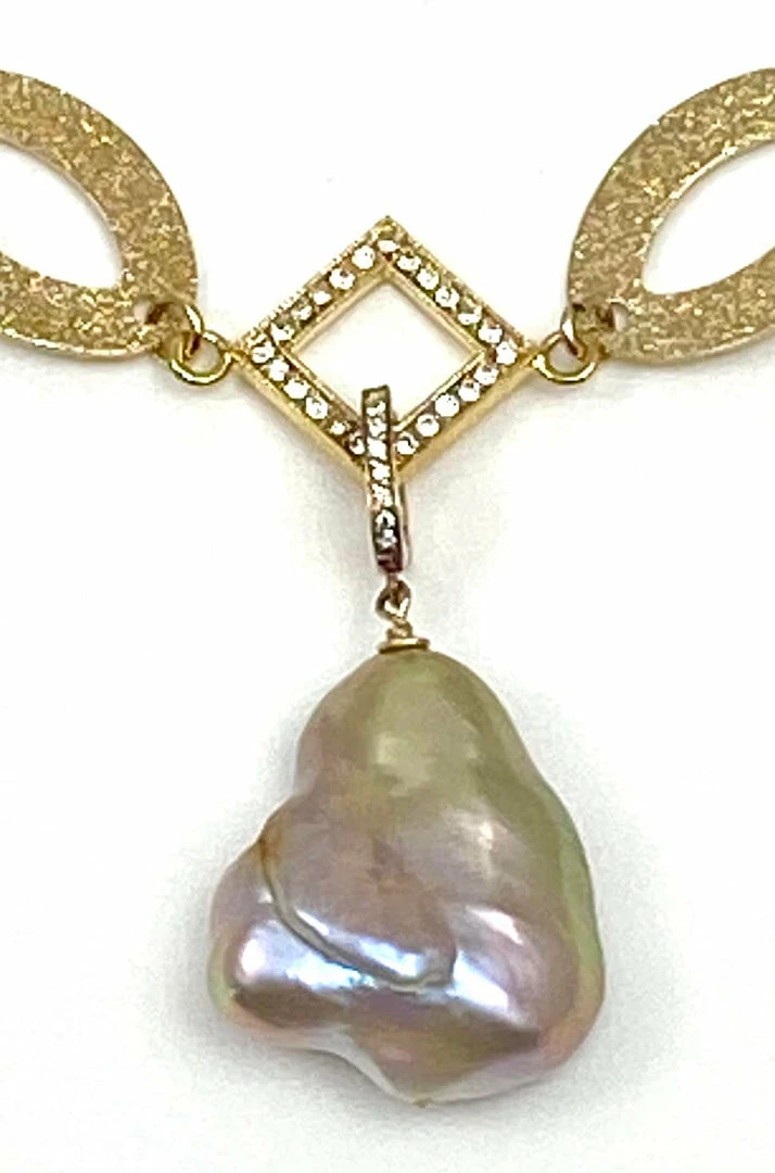 Gigi Kaufman Jewelry Open Link Gold Chain With Soufflé'Baroque Pearl Gifts By Recipient 2 Gigi Kaufman Jewelry Open Link Gold Chain With Soufflé'Baroque Pearl Gifts By Recipient