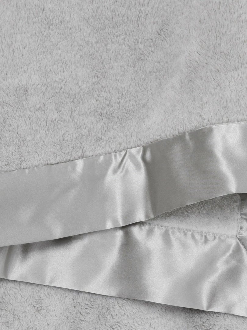 Lil Giraffe Silver Powder Plush Baby Blanket (Available In Two Colors) Gifts By Occasion 2 Lil Giraffe Silver Powder Plush Baby Blanket (Available In Two Colors) Gifts By Occasion