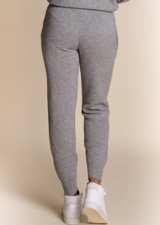 Needle&Pine Cashmere Jogger Pants (Available In 3 Colors) 8 Needle&Pine Cashmere Jogger Pants (Available In 3 Colors)