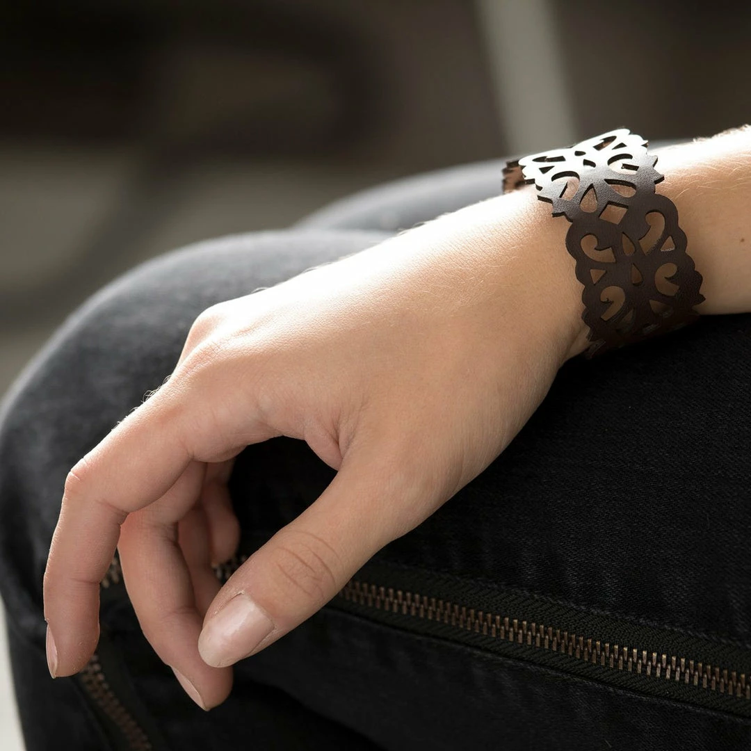 Lori Weitzner Terra Bracelet In Umber Gifts By Recipient 3 Lori Weitzner Terra Bracelet In Umber Gifts By Recipient