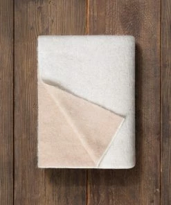 Throw Collection Aspen By Alicia Adams